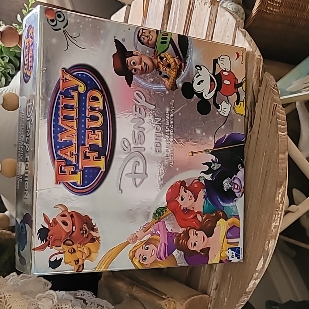Family feud disney edition (new)